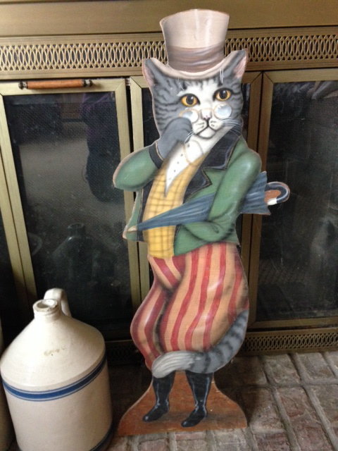 cat statue fireplace.jpg