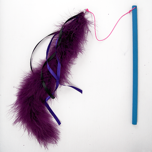 dreamalittlebigger_feather_cat_toy_02.png?resize=6