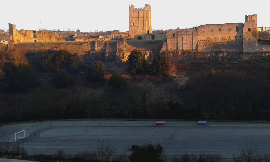 The Castle Cold Morning in February 2015-1.jpg